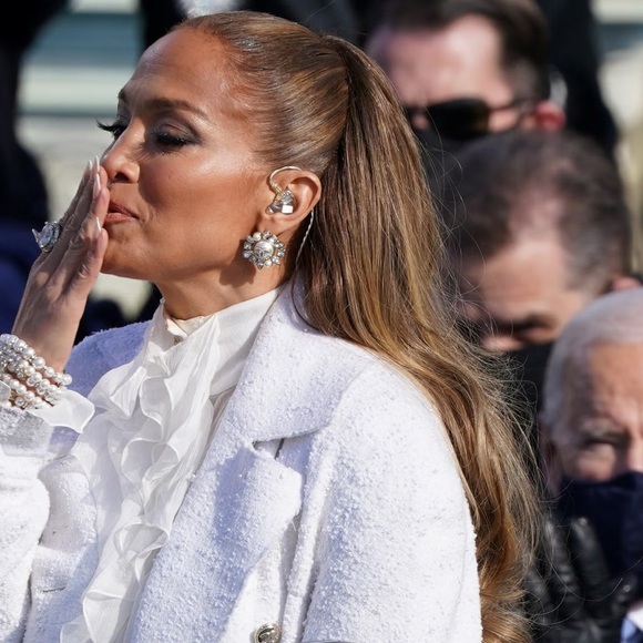 Chanel B19 k earrings, the ones JLO wore at inauguration day! - Picture 7 of 7